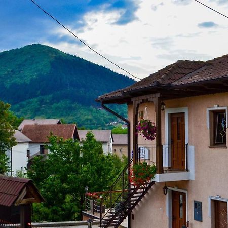 The View Apartment Високо Екстериор снимка