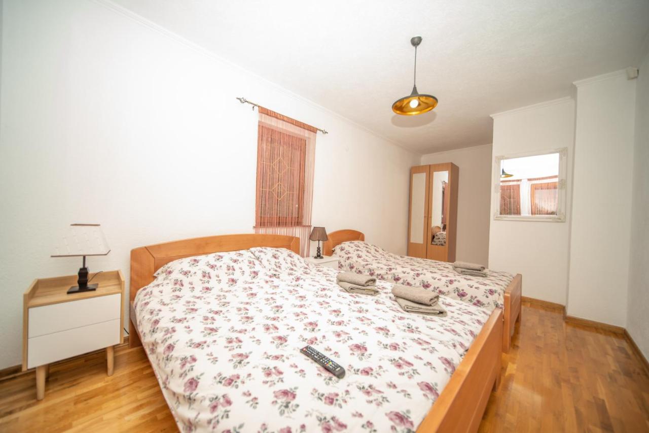 The View Apartment Високо Екстериор снимка