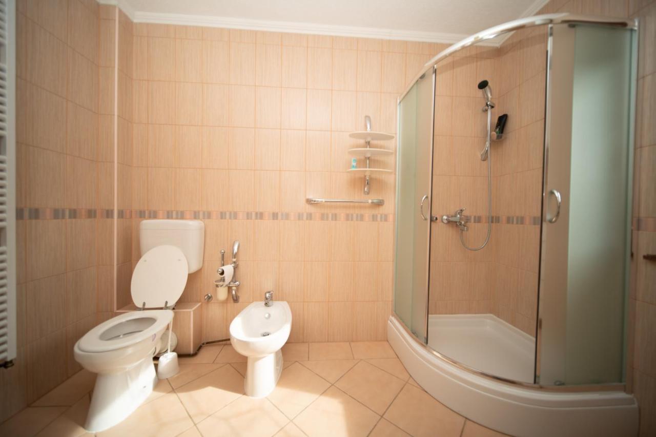 The View Apartment Високо Екстериор снимка