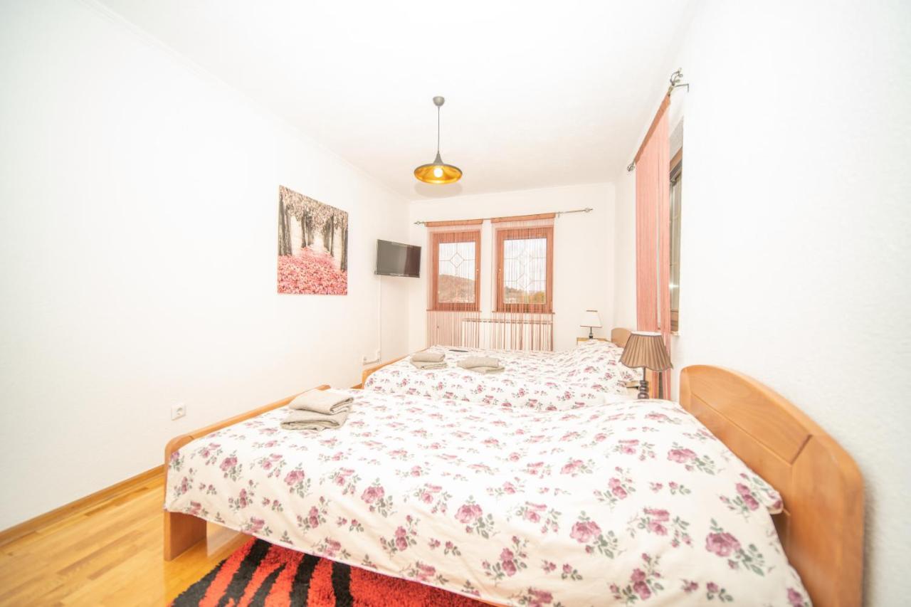 The View Apartment Високо Екстериор снимка