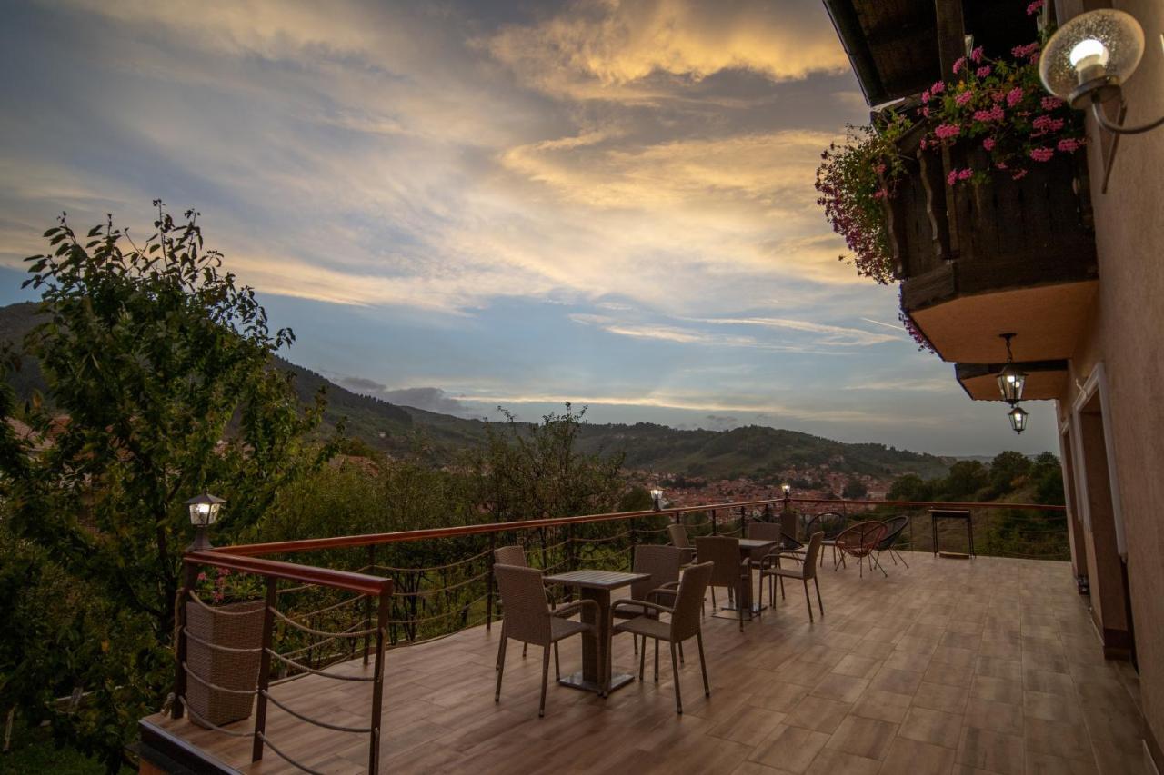 The View Apartment Високо Екстериор снимка