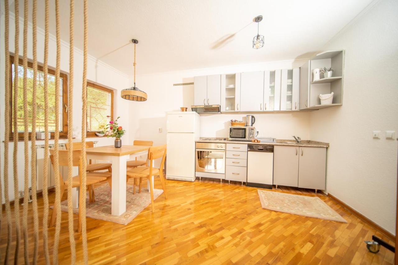The View Apartment Високо Екстериор снимка