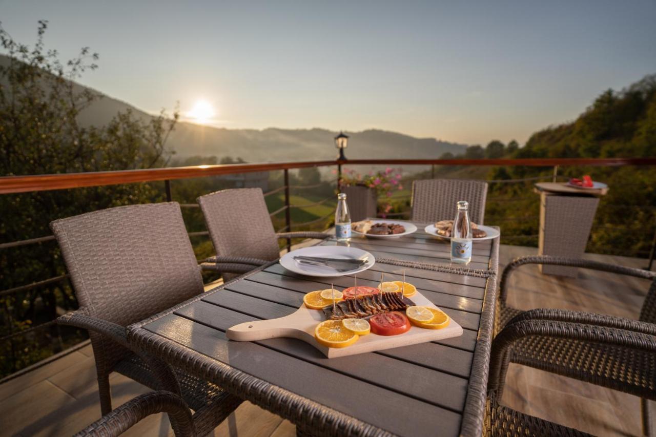 The View Apartment Високо Екстериор снимка