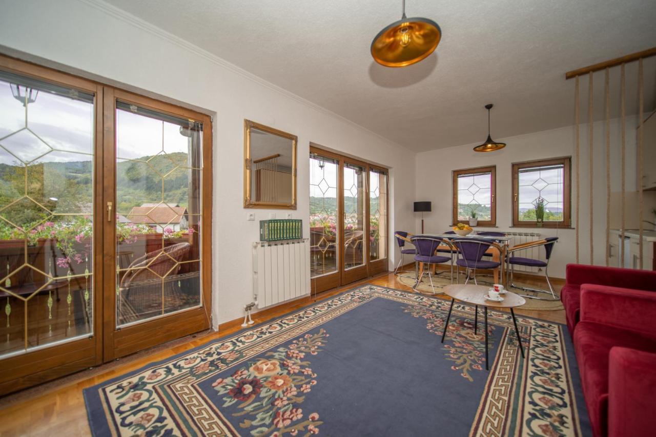 The View Apartment Високо Екстериор снимка