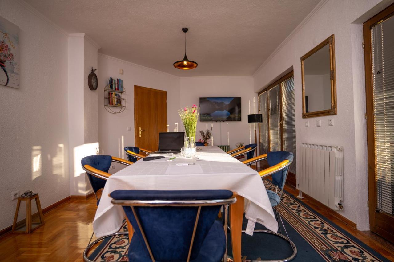 The View Apartment Високо Екстериор снимка