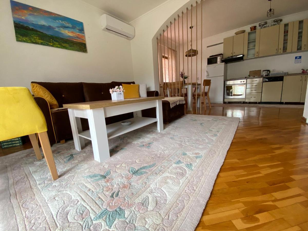 The View Apartment Високо Екстериор снимка
