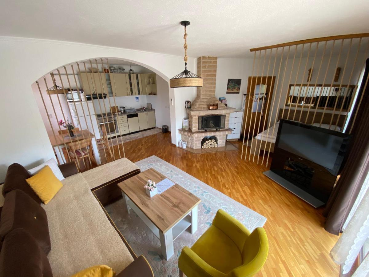 The View Apartment Високо Екстериор снимка