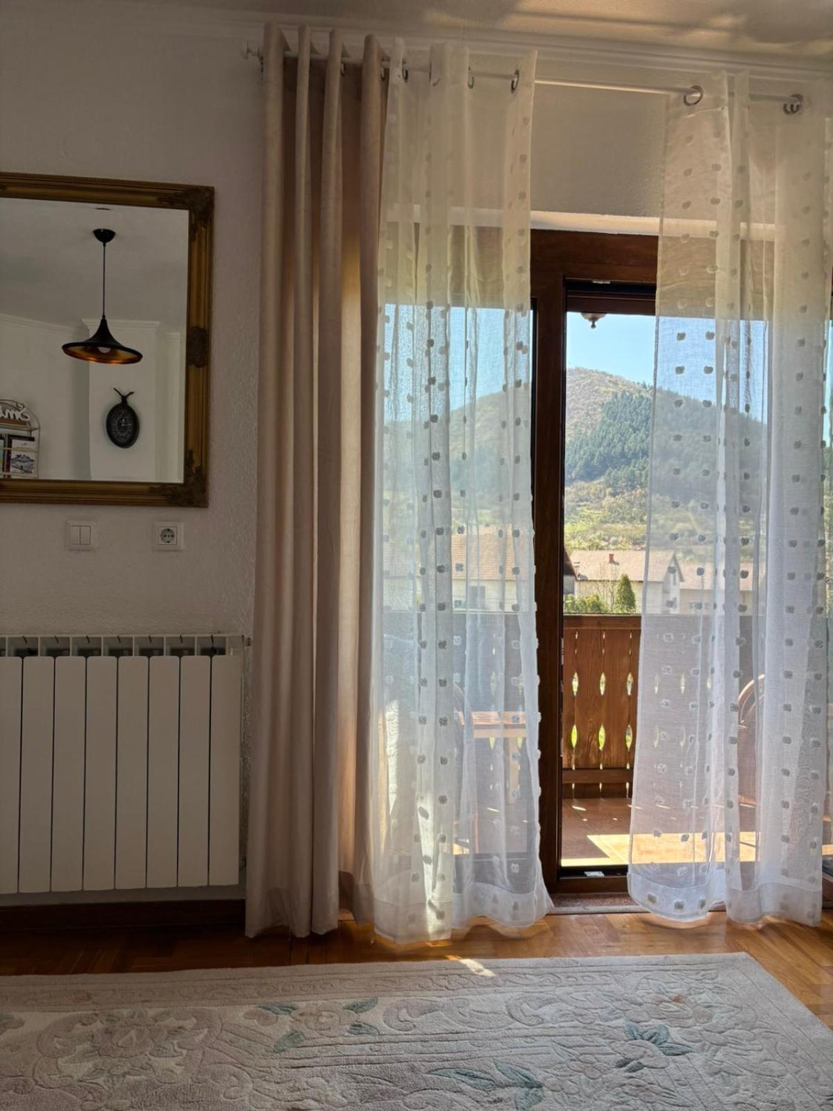 The View Apartment Високо Екстериор снимка